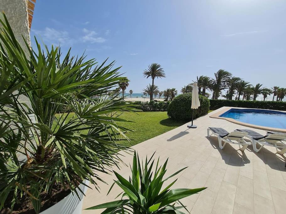 Villa On The Beach Playa Flamenca Orihuela Bagian luar foto